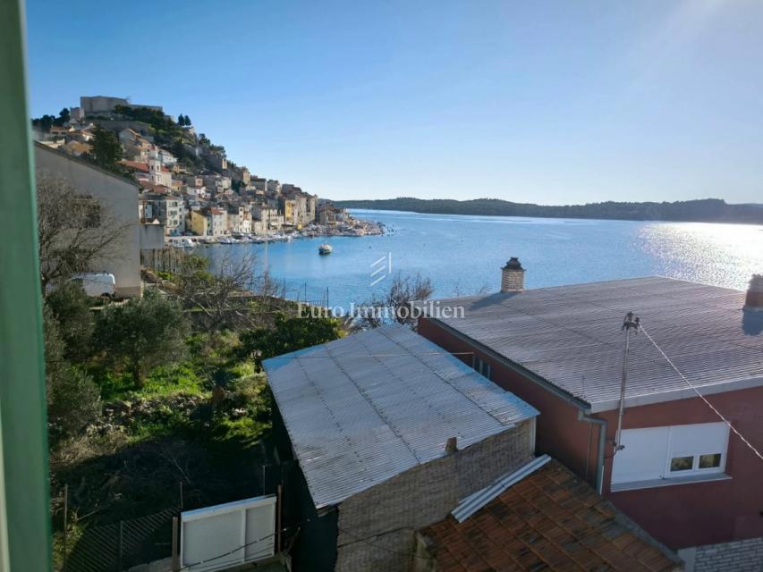 Casa con vista mare vicino alla spiaggia di Banj - Šibenik