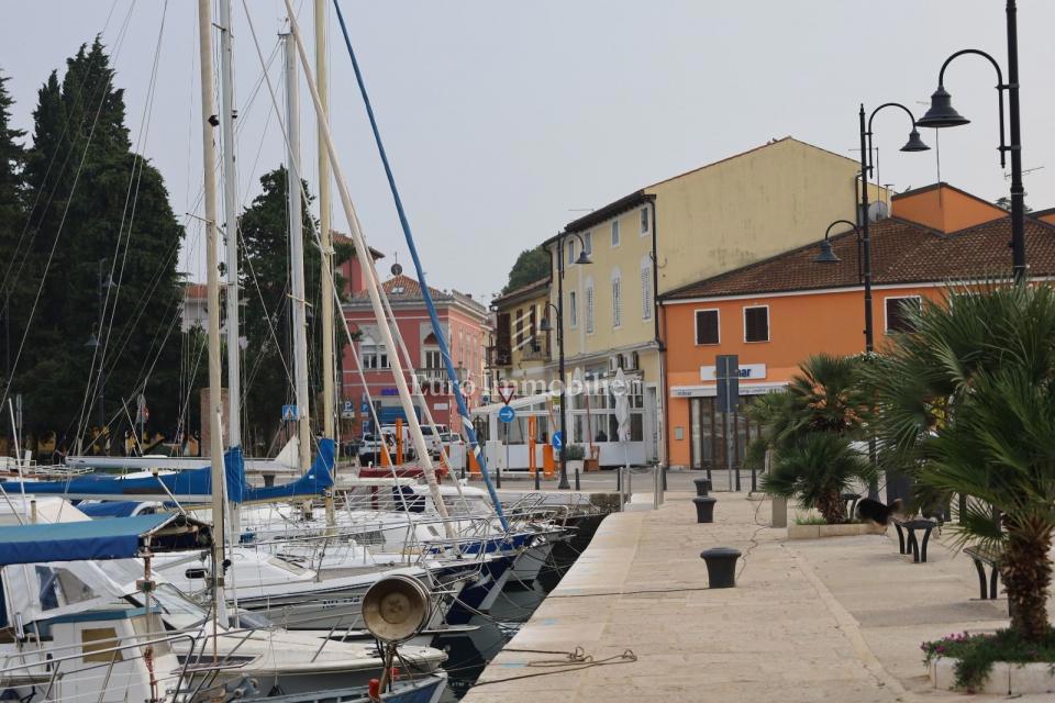 NOVIGRAD - appartamento al secondo piano in centro città