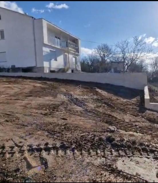 DRIVENIK, terreno edificabile 517m2