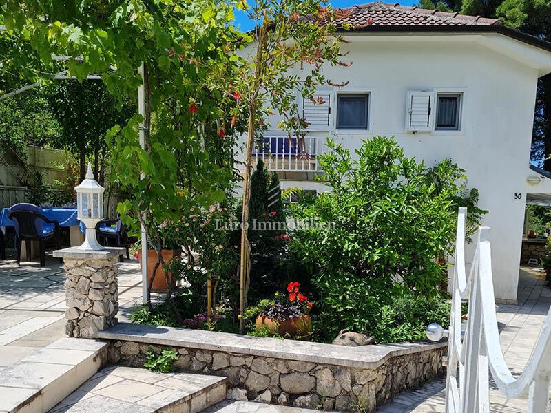 Casa con vista mare, posizione tranquilla