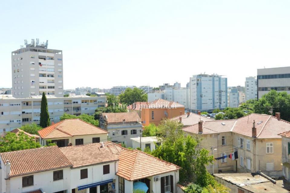 Appartamento con ascensore e vista mare - Relja