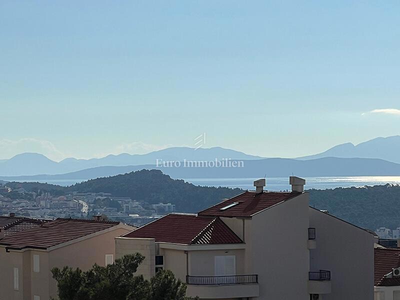 Makarska - appartamento con una splendida vista sul mare