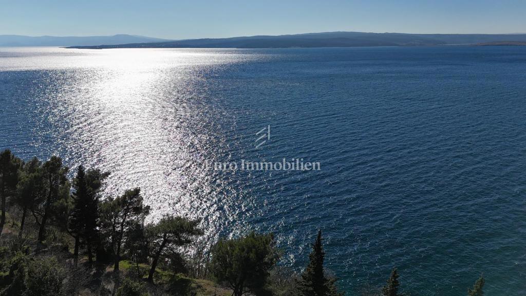 Crikvenica, Terreno, Prima Fila sul Mare