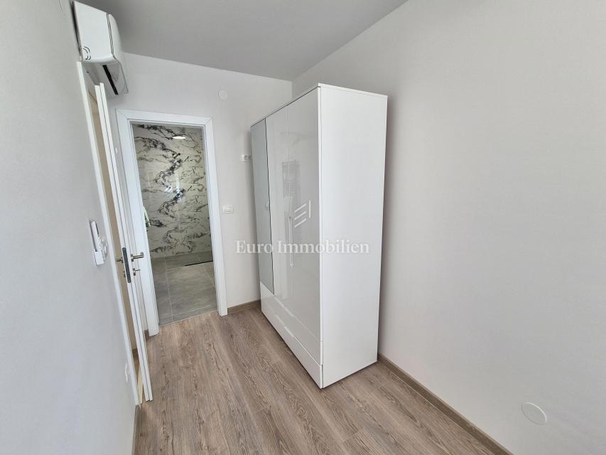 Nuova casa bifamiliare con vista mare - isola di Krk