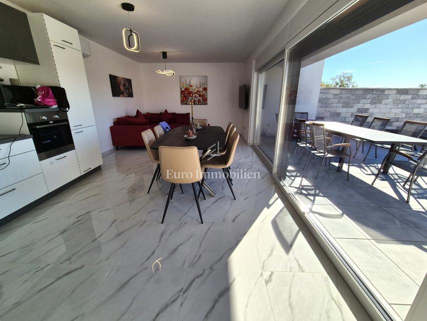 Nuova casa bifamiliare con vista mare - isola di Krk