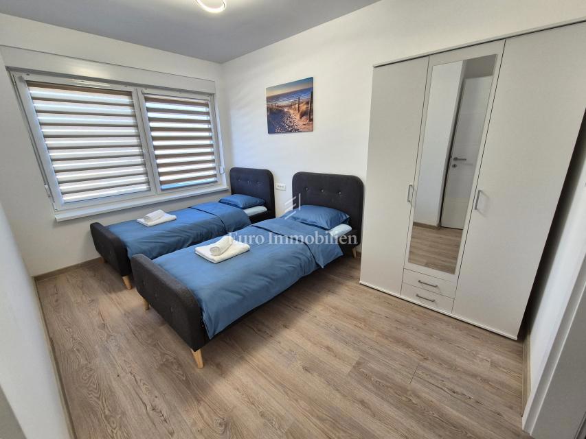 Nuova casa bifamiliare con vista mare - isola di Krk