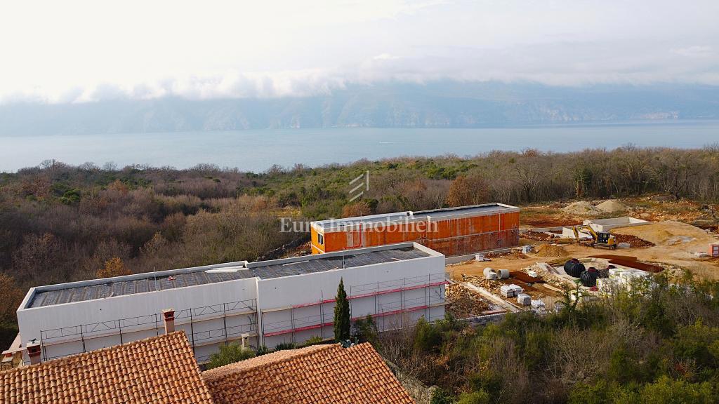 Nuova casa bifamiliare con vista mare - isola di Krk