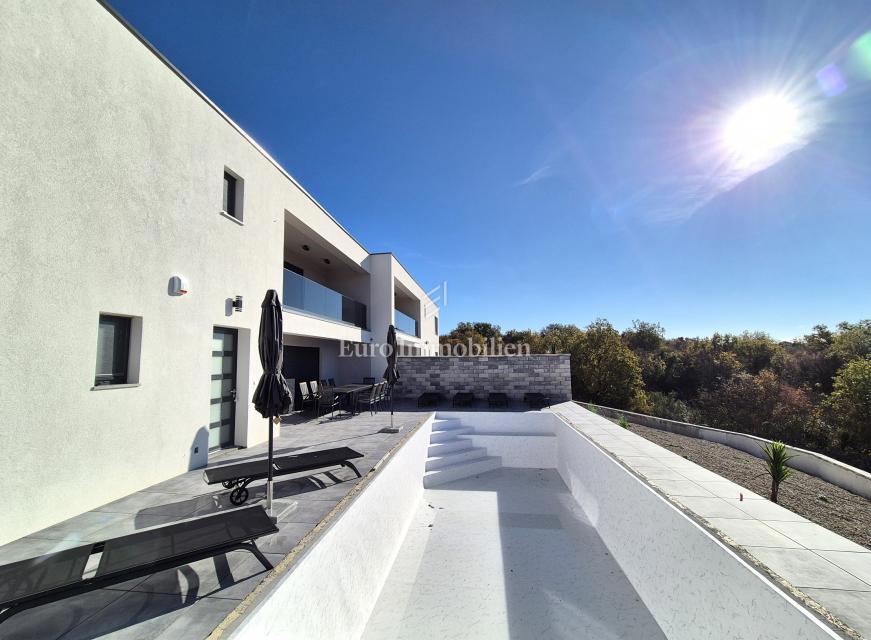 Nuova casa bifamiliare con vista mare - isola di Krk