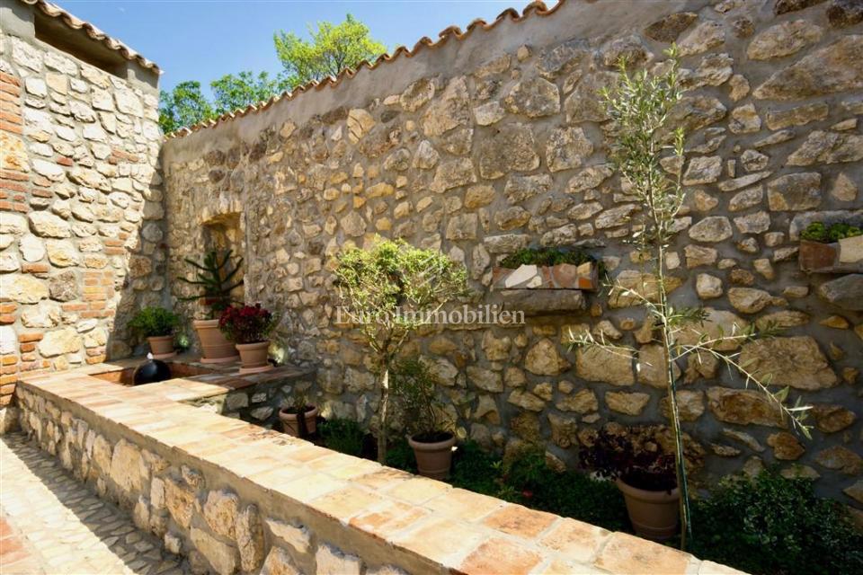 Drivenik - casa in pietra con piscina