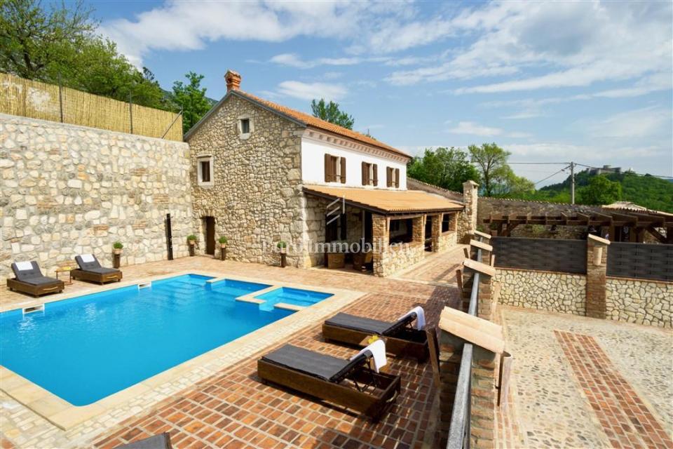 Drivenik - casa in pietra con piscina