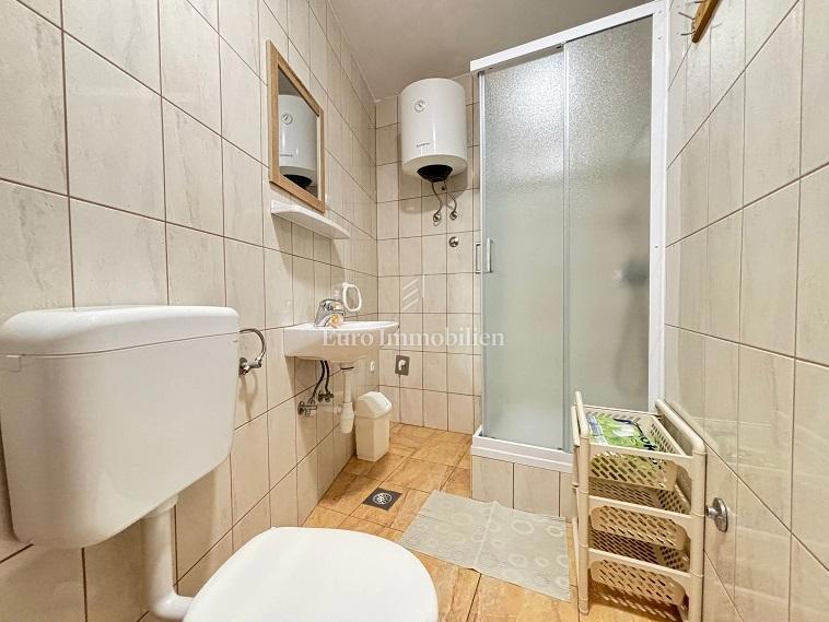 Pag - due appartamenti separati al primo piano