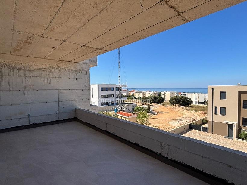 Novalja - appartamento con grande terrazza, vista mare