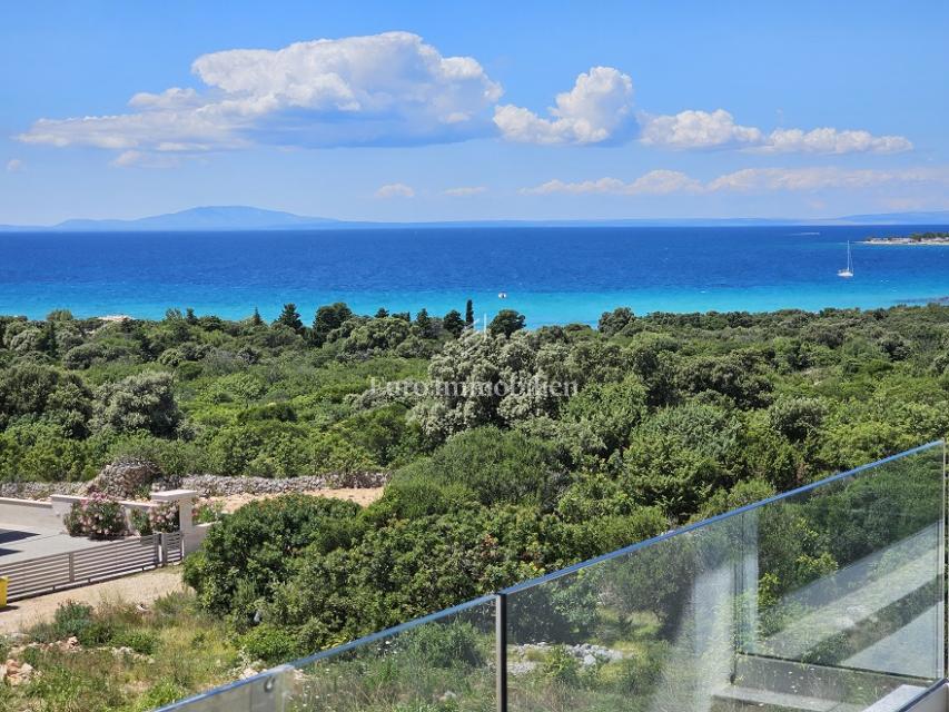 Novalja - appartamento con grande terrazza, vista mare