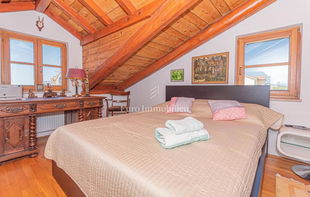 Villa con giardino e piscina