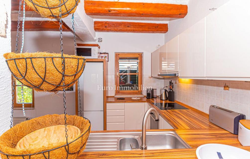 Villa con giardino e piscina