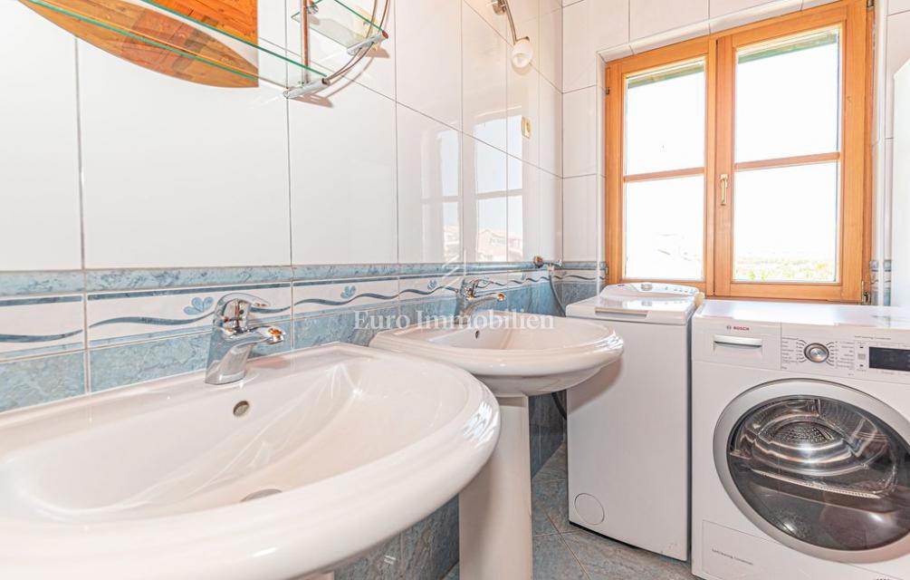 Villa con giardino e piscina