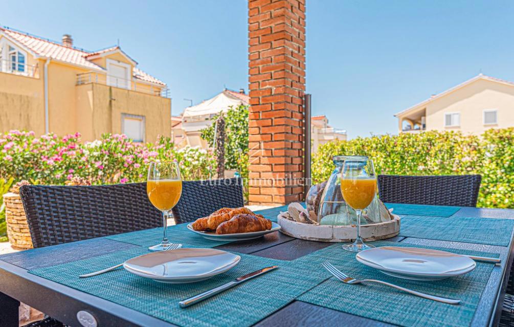 Villa con giardino e piscina