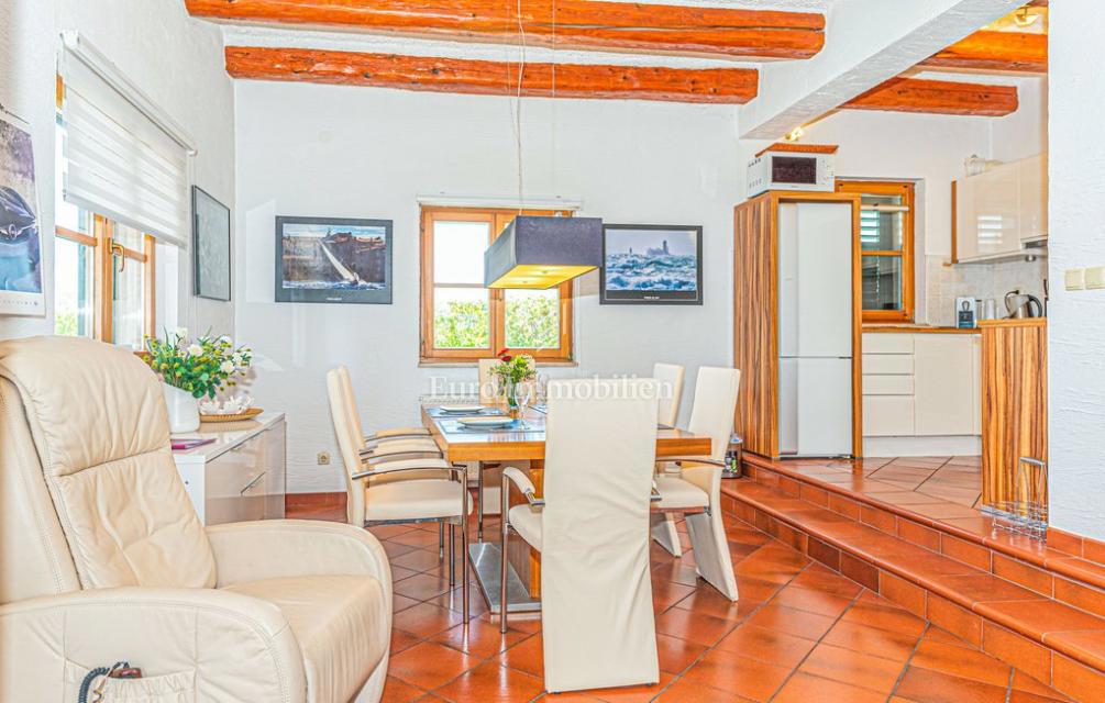 Villa con giardino e piscina