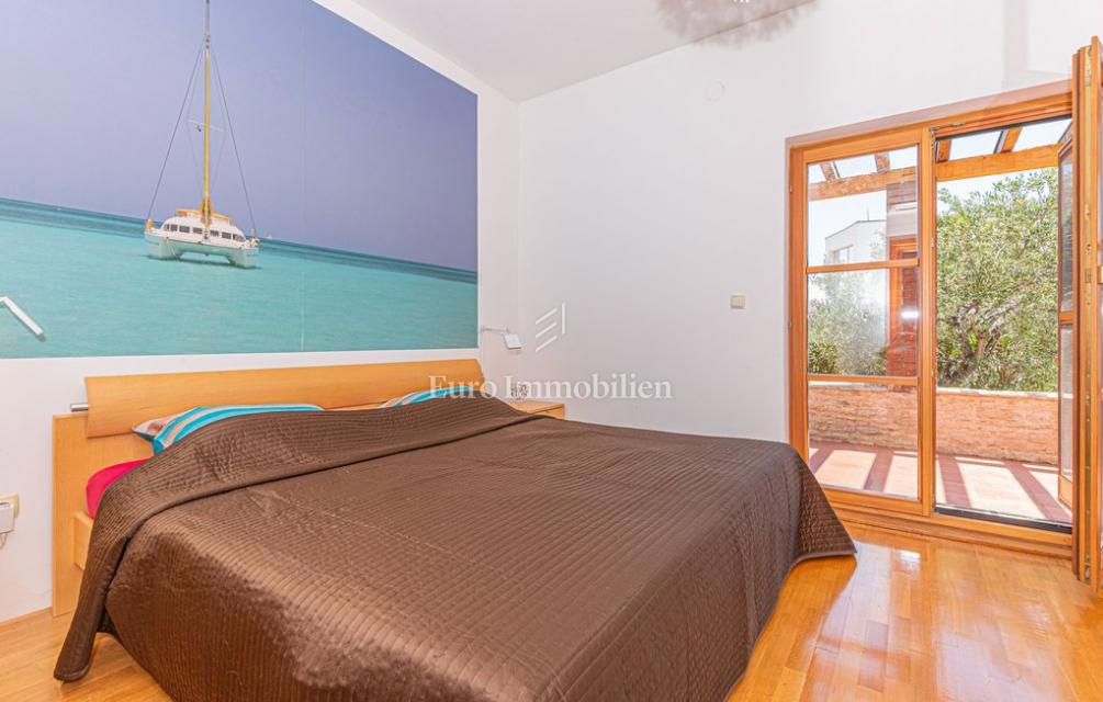 Villa con giardino e piscina