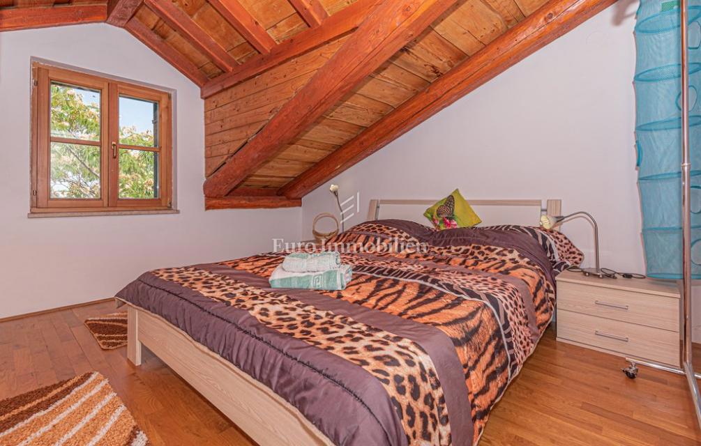 Villa con giardino e piscina