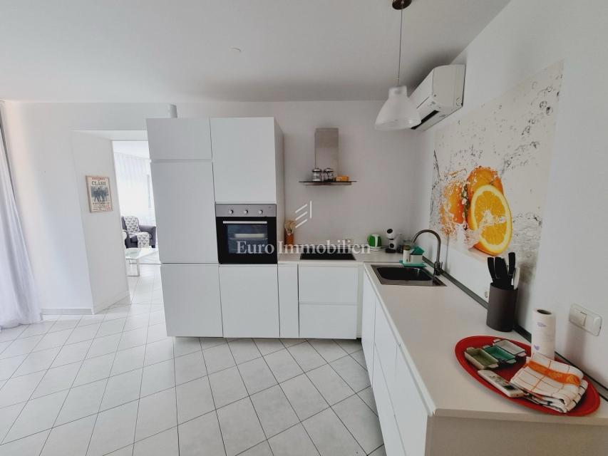 Cittanova, Istria - appartamento a 50 metri dal mare