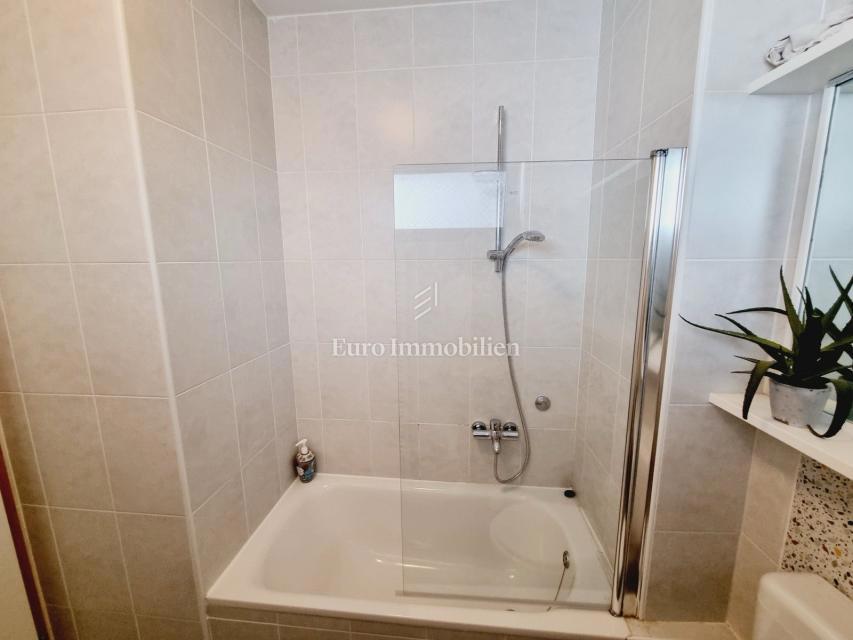 Cittanova, Istria - appartamento a 50 metri dal mare