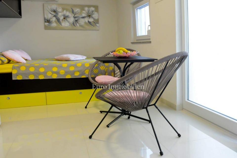 Privlaka - appartamento con piscina e ampio giardino