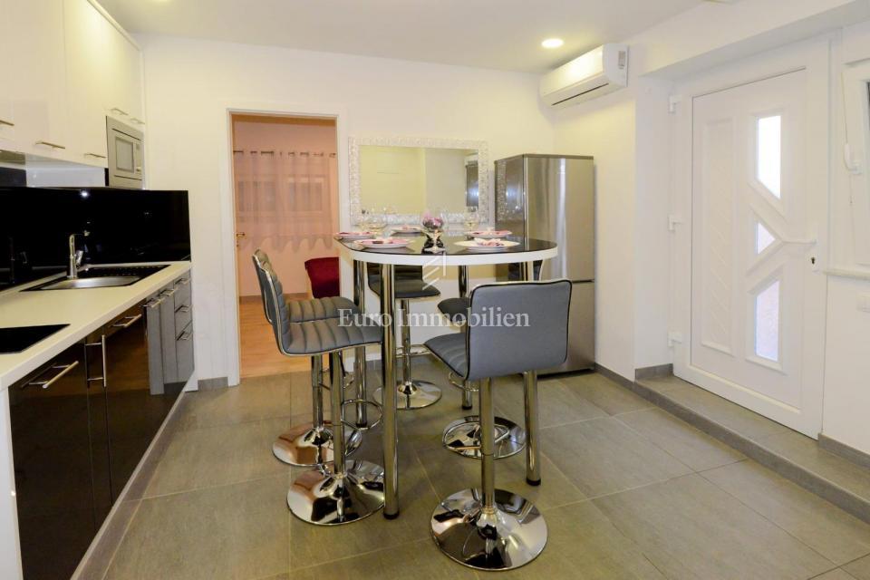 Privlaka - appartamento con piscina e ampio giardino