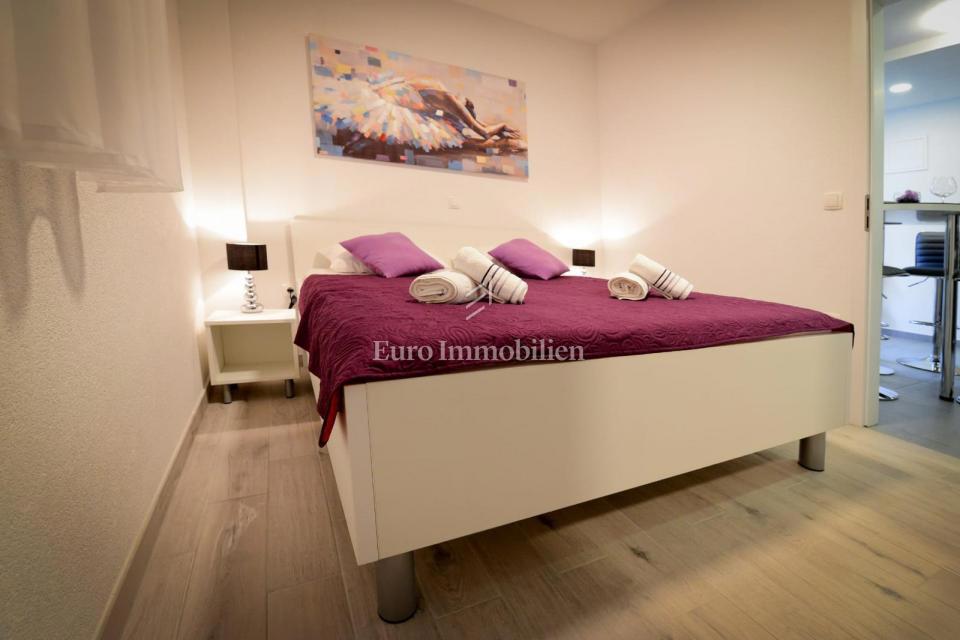 Privlaka - appartamento con piscina e ampio giardino