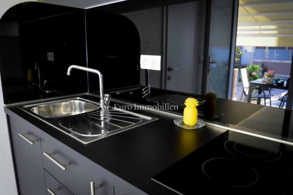 Privlaka - appartamento con piscina e ampio giardino