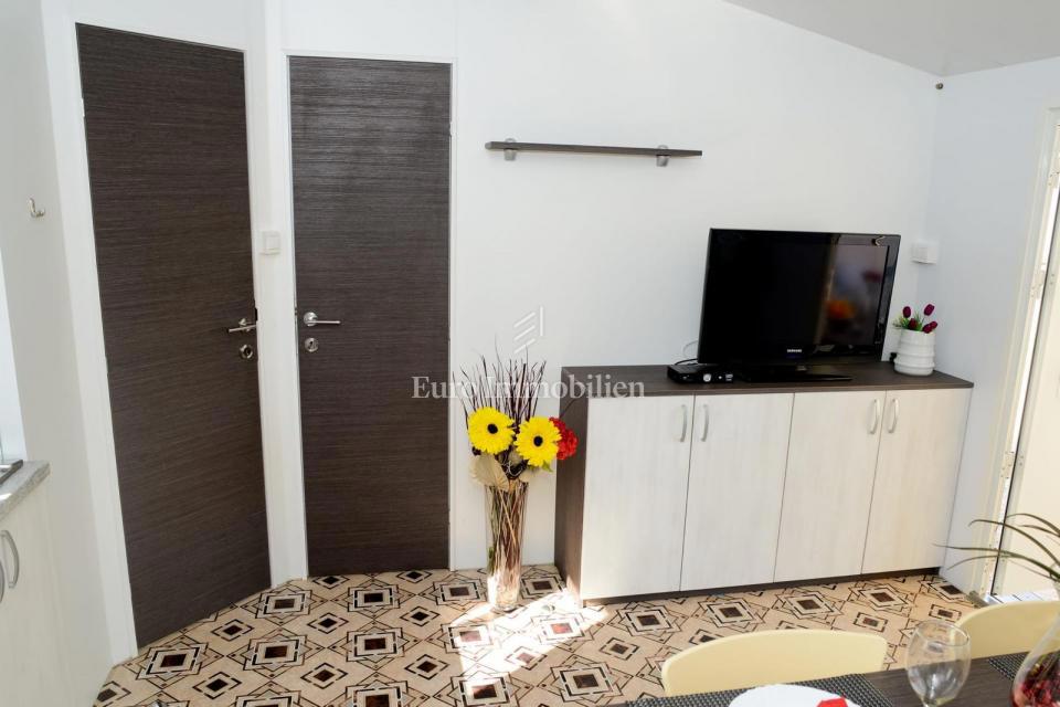 Privlaka - appartamento con piscina e ampio giardino