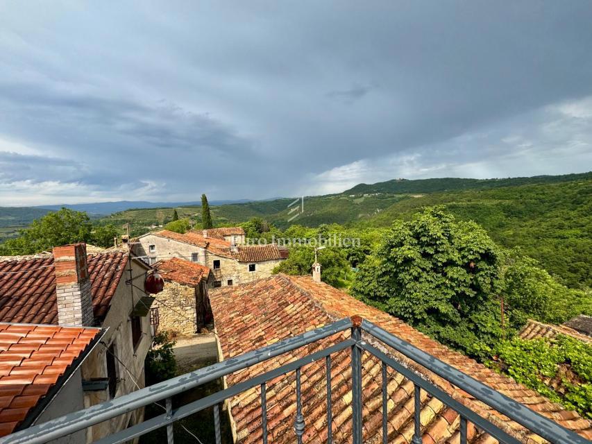 Pisino - casa sopra il lago