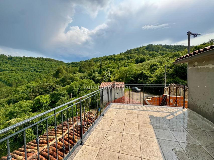 Pisino - casa sopra il lago