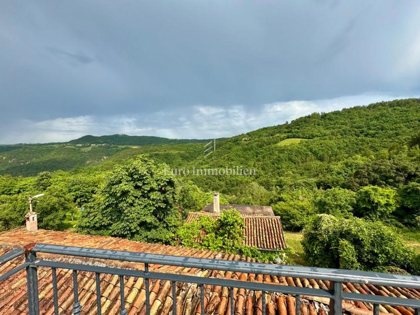 Pisino - casa sopra il lago