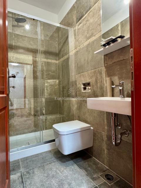 Pisino - casa sopra il lago