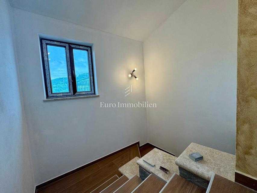 Pisino - casa sopra il lago