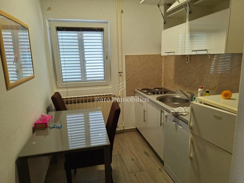Novalja - casa con 6 appartamenti
