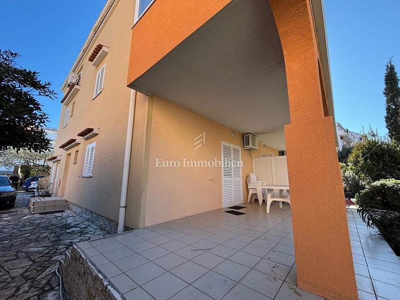 Novalja - casa con 6 appartamenti