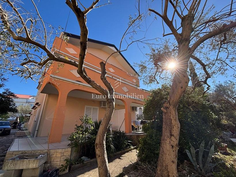 Novalja - casa con 6 appartamenti