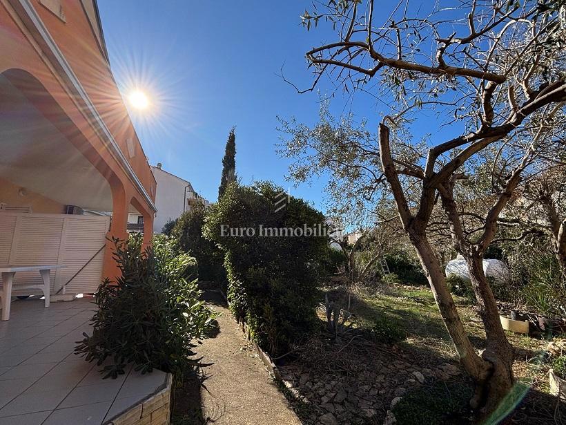 Novalja - casa con 6 appartamenti