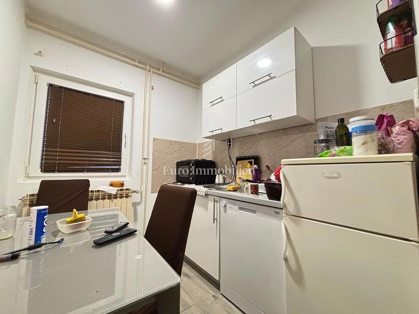 Novalja - casa con 6 appartamenti