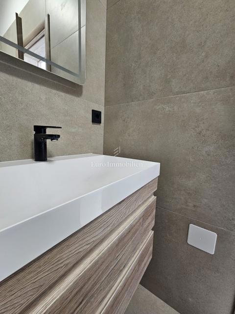 Jezera - attico con vista mare