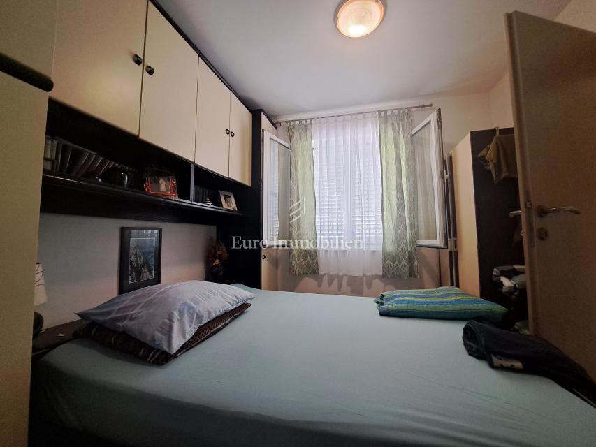 Appartamento con giardino nella città di Krk