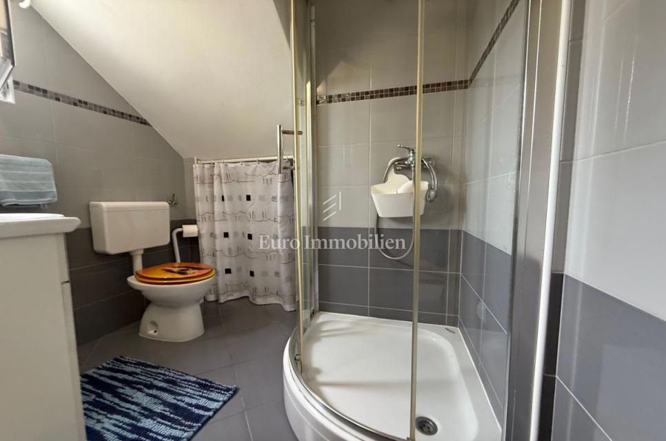 Appartamento con giardino nella città di Krk