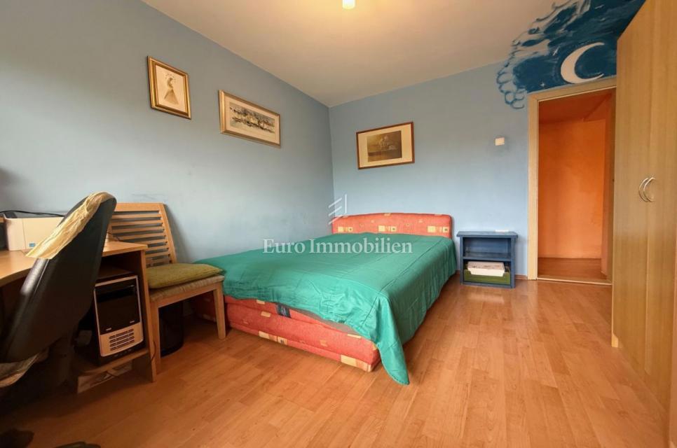 Appartamento con giardino nella città di Krk