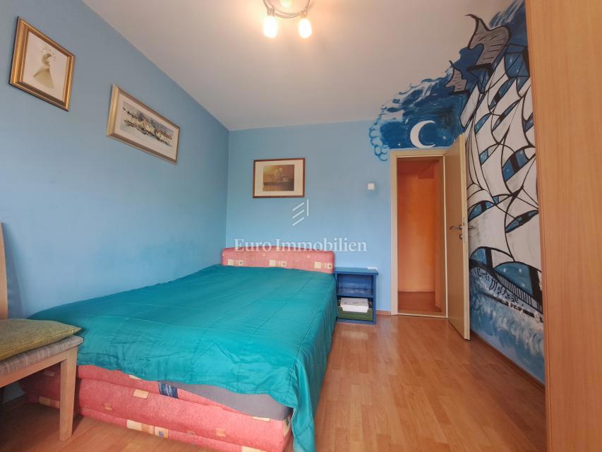 Appartamento con giardino nella città di Krk