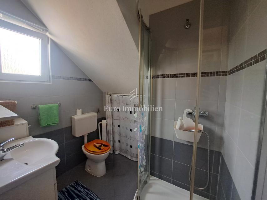 Appartamento con giardino nella città di Krk