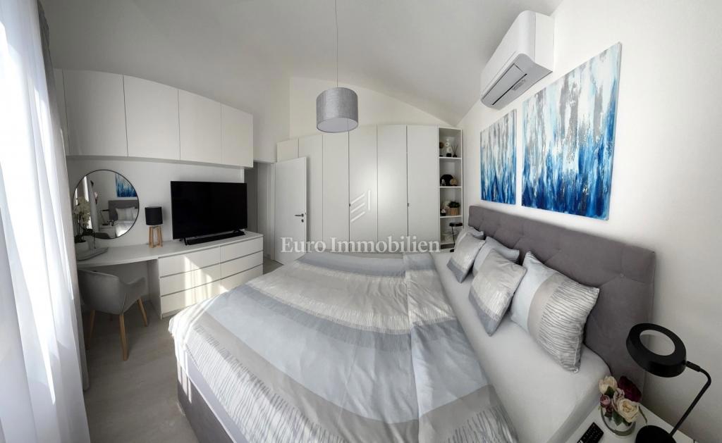 Appartamento recentemente ristrutturato con vista mare aperta