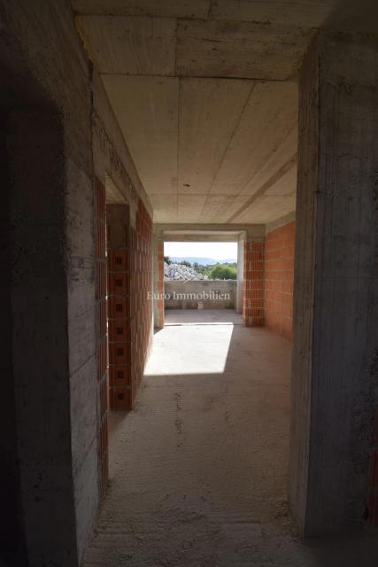 Brodarica-nuovo edificio, appartamento vicino alla spiaggia