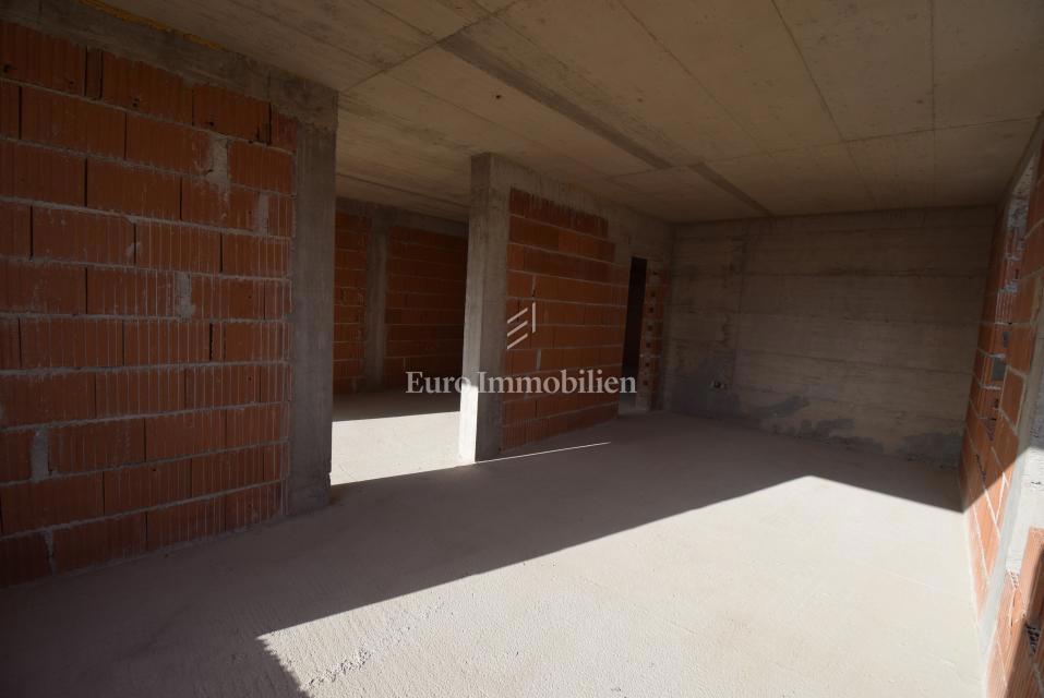 Brodarica-nuovo edificio, appartamento vicino alla spiaggia